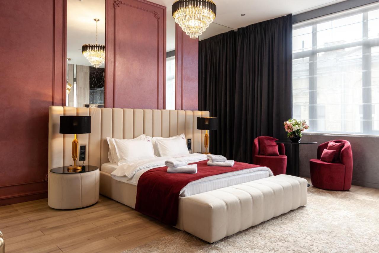 Aristo Jacuzzi Hotel Lviv Buitenkant foto